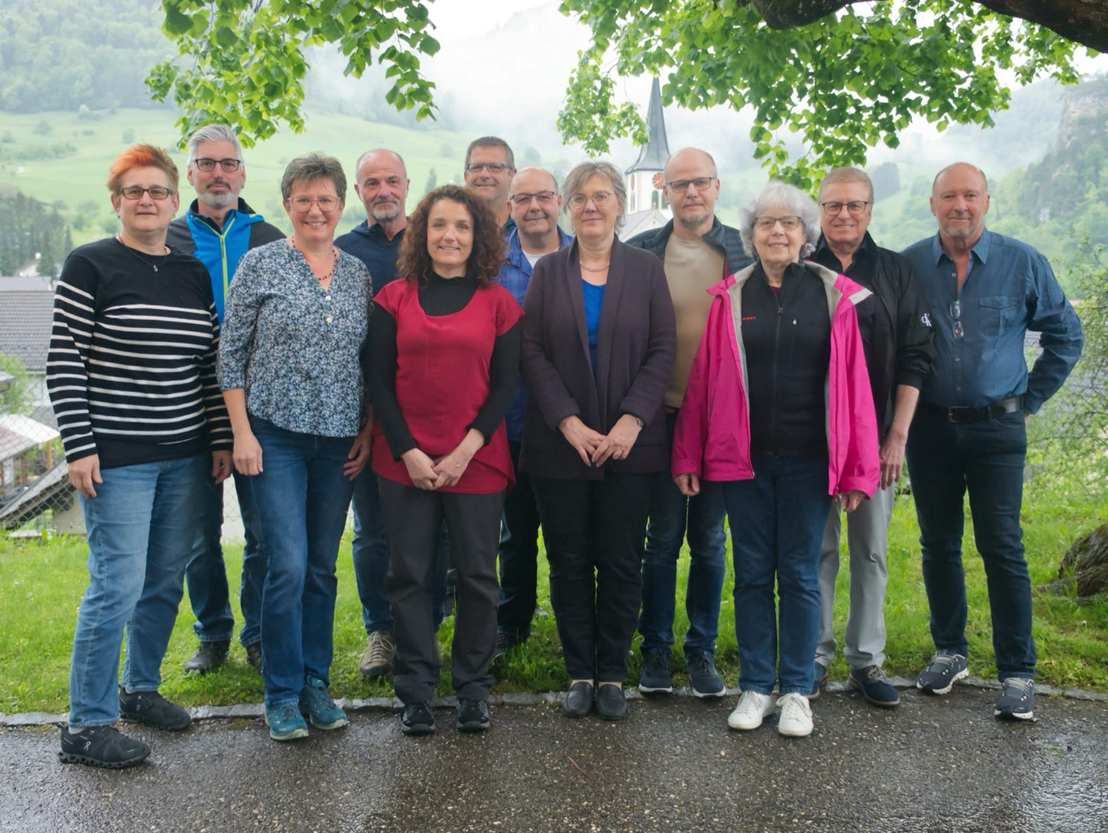 Gruppenfoto der Gründungsmitglieder der Wohnbaugenossenschaft